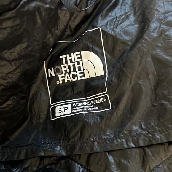 THE NORTH FACE l Floral Vest Thermoball Small New with out Tags - Picture 3 of 13